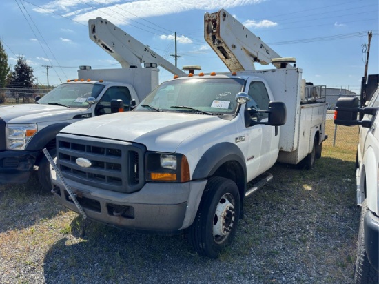 2006 Ford F-450 XL Super Duty Bucket Truck