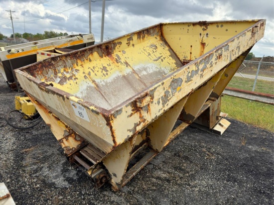 2001 Henderson Hydraulic Conveyor Salt Spreader