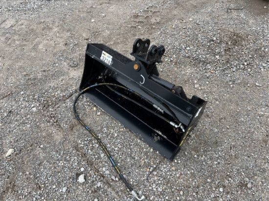 Unused 32” Miva Hydraulic Tilt Bucket