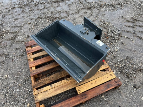 Unused 35” Mongo Hydraulic Tilt Bucket