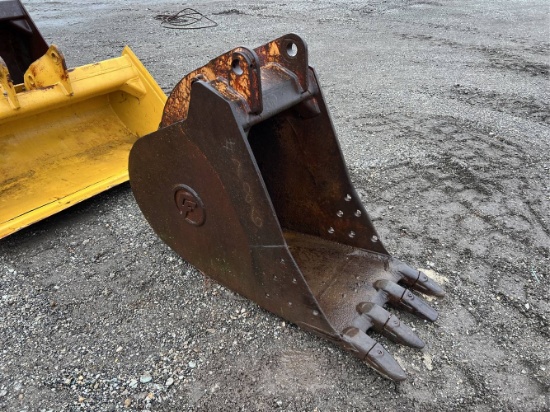 23” CF Excavator Bucket with Teeth