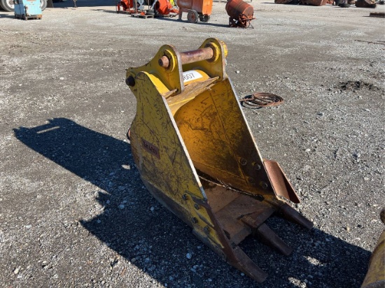 24” EMAQ Excavator Quick Attach Bucket
