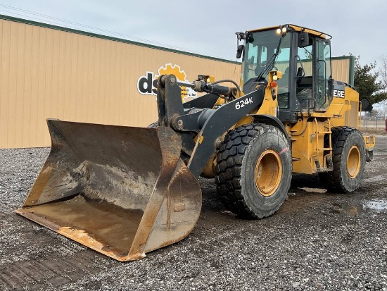 John Deere  624K  Rubber Tired Loader