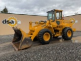 John Deere  624 E  Rubber Tired Loader