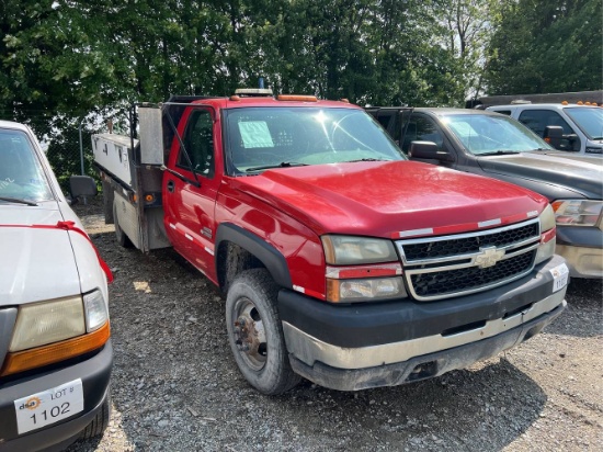 2006 Chevrolet Silverado 3500HD Flatbed Truck