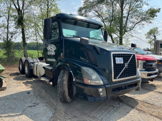2015 Volvo VNL Day Cab Truck Tractor