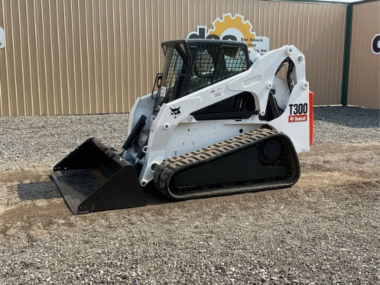 2004 Bobcat T300 Track Skid Loader