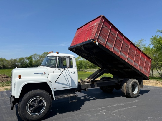 1977  International   1700  Grain Truck