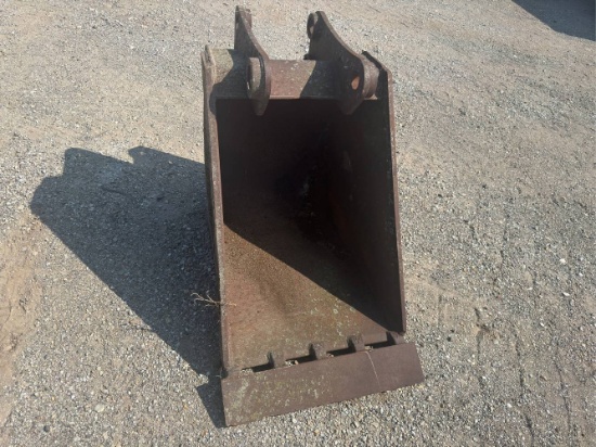 22” Excavator Bucket with Smooth Blade