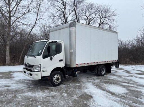 2017  Hino  Box Truck