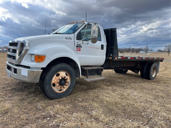 2006  Ford  F750 XL Super Duty  Flatbed Truck