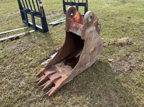 Geith 16” Backhoe Bucket