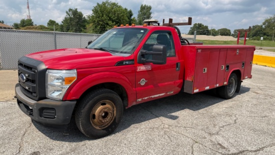 2011 Ford F350 XL Super Duty Utility Truck