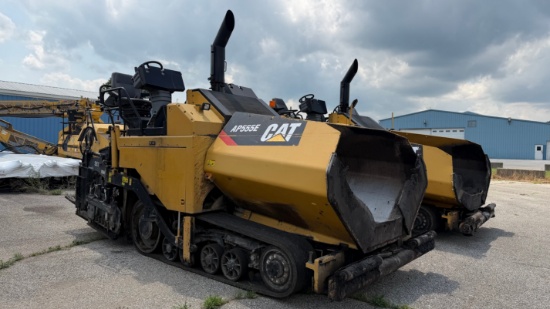 2015 CAT AP555E Track Asphalt Paver