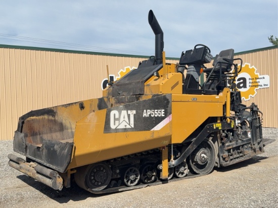 CAT AP555E Paver