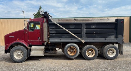 2005 Kenworth T800 Dump Truck