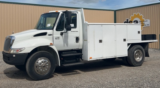 2002 International 4300 Utility Truck