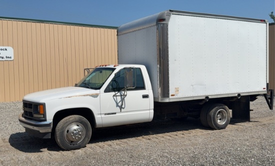 1999 Chevrolet GMT-400 C3500 Box Truck