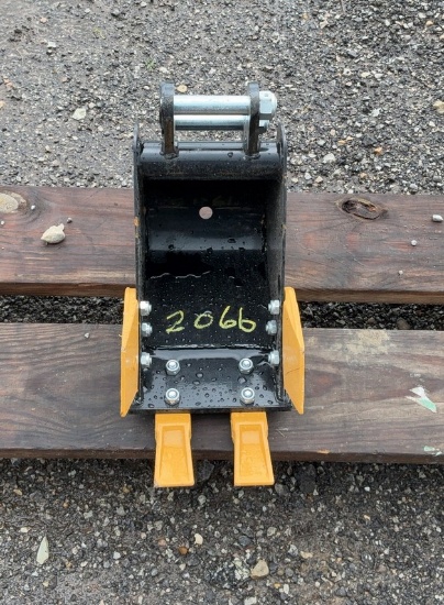 Unused 9” Bucket With Teeth For Mini Excavator
