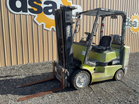 Clark CGC25 Forklift