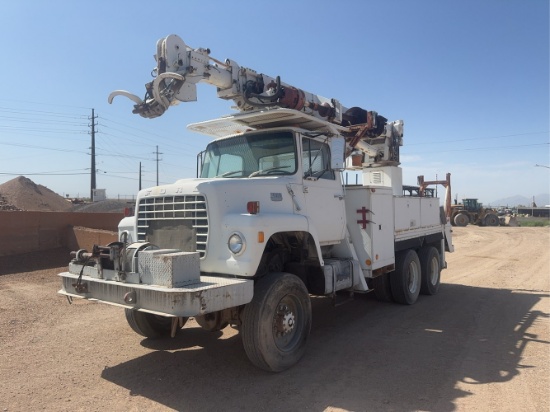 1981 Ford LNT8000 Derrick Digger Line Truck