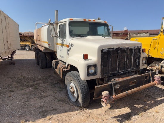 1990 International F-2574 Water Truck