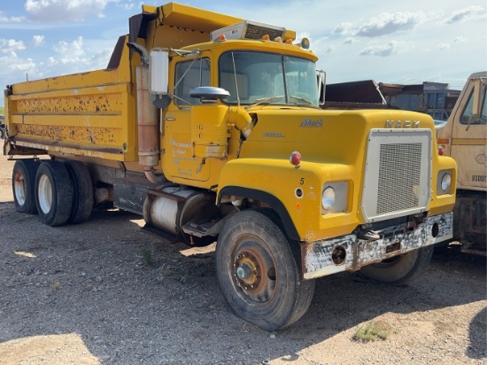 Mack RS 685L Dump Truck