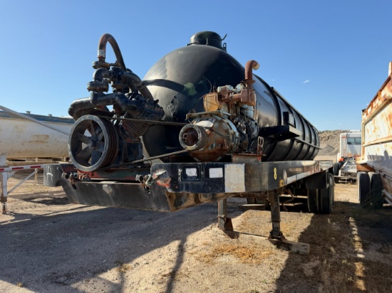 Black Semi Bulk Vacuum Tanker Trailer with Engine Mount on Front