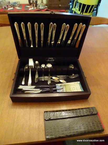 (DR) FLATWARE BOX WITH SERVICE FOR 14 OF W.M. ROGERS SILVER-PLATE FLATWARE. INCLUDES 18 KNIVES, 14