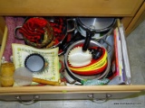 (K) DRAWER LOT TO INCLUDE, PRESTO PRESSURE COOKER, VERY LARGE ONEIDA FRYING PAN, HOT MITS, MEAT