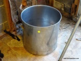 (WRB) LARGE STAINLESS STEEL POT, 14''D 14''H