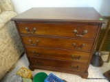 MAHOGANY 4 DRAWER BACHELORS CHEST. IN EXCELLENT CONDITION: 28