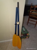 PAIR OF FIBERGLASS LIGHTNING OAR/PADDLES