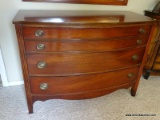 VINTAGE DIXIE MAHOGANY 3 DRAWER BOW FRONT CHEST. IN EXCELLENT CONDITION: 46