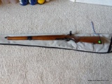 MOSSBERG & SONS .22 TARGET RIFLE. SERIAL NO. 25828. HAS CASE