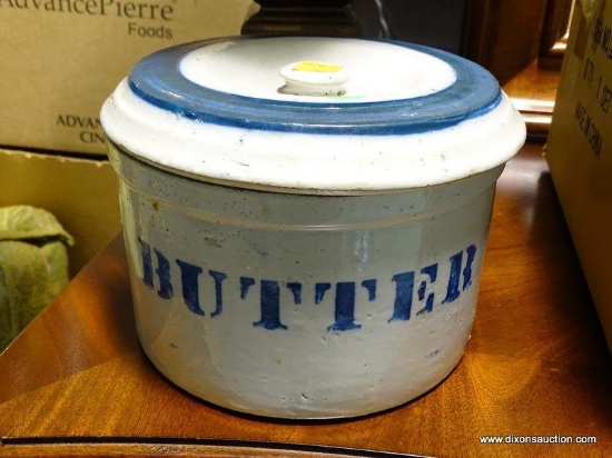 (W1) ANTIQUE STONEWARE COBALT AND GRAY BUTTER CROCK WITH LID: 8"x6". HAS SPIDER CRACK ON BOTTOM