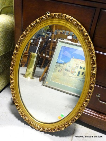 (W1) OVAL GOLD GILT MIRROR IN EXCELLENT CONDITION: 19"x28"