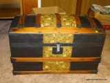 (USR) RESTORED VICTORIAN DOME TOP TRUNK WITH TRAY. IN EXCELLENT CONDITION 28''X15''X16''