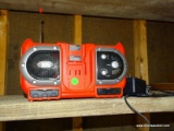 (G) BLACK & DECKER RADIO AND 18 VOLT BATTERY CHARGER