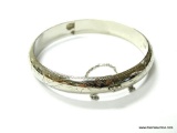 VINTAGE .925 STERLING SILVER HINGED SAFETY CLASP BRACELET. HAND ETCHED