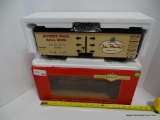 (H1) BACHMANN BIG HAULERS ITEM# 98682 JOHN HARVARD'S BREW HOUSE BILL BOARD REEFER FREIGHT CAR. 