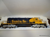 (H2) USA TRAINS EMD SD40-2 SANTA FE #5040 LOCOMOTIVE.