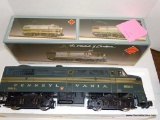 (H3) ARISTO CRAFT TRAINS DIESEL LOCOMOTIVE ALCO FA-1 ART-22013. PENNSYLVANIA 5- STRIPE BRUNSWICK