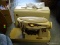 VINTAGE SINGER SEWING MACHINE IN HARD CARRY CASE