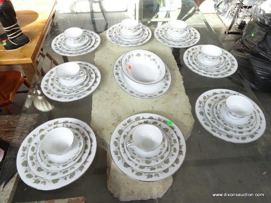 5 PIECE PLACE SETTING FOR 8 OF NORITAKE CHINA IN THE VINEYARD PATTERN. NO SIGHTED DAMAGE: 8 DINNER