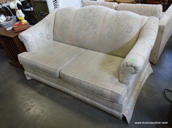 REGENT LOVESEAT SLEEPER SOFA: 60"x37"x35"