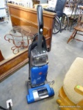 HOOVER WIND TUNNEL UPRIGHT VACUUM CLEANER.