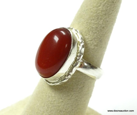 .925 STERLING SILVER GORGEOUS RED CORAL CABOCHON DETAILED RING SIZE 7.75