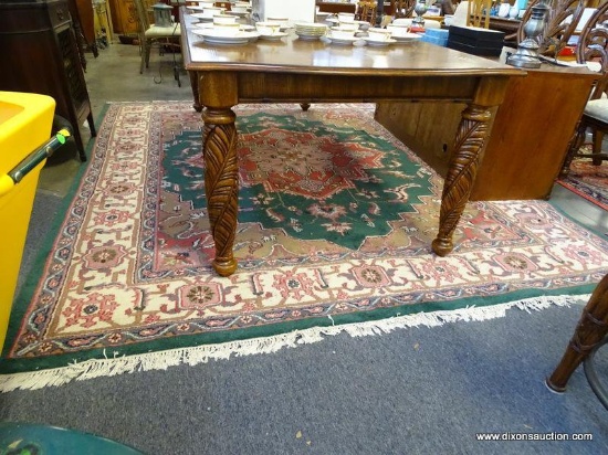 (SEC A) HANDMADE HERIZ RUG IN GREEN AND IVORY: 8' 1"x9' 10". ESTIMATED VALUE $1,500