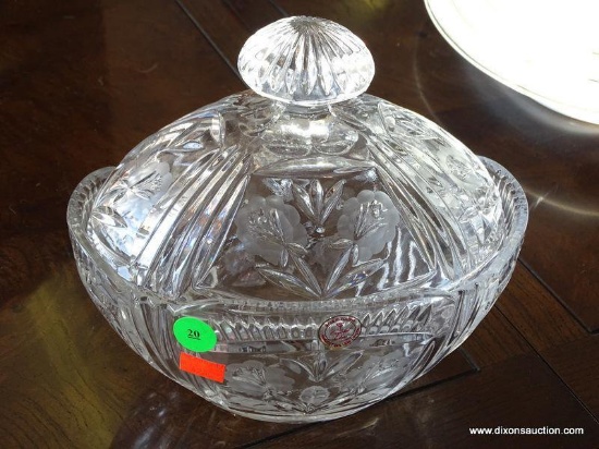 (WR) 24% LEAD CRYSTAL ETCHED ROSE DECORATED CUPBOARD BOWL. 8" LONG AND 8" TALL.